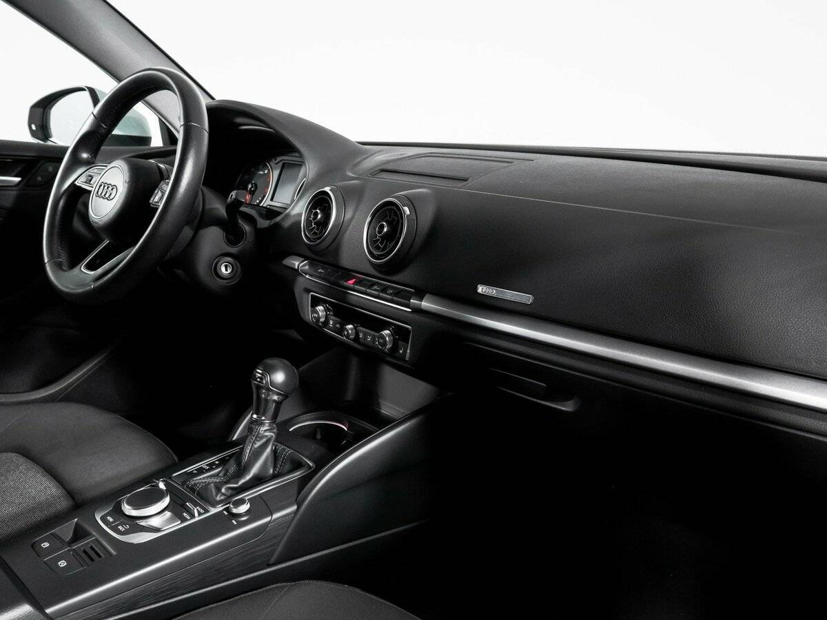 Audi A3 2017 года с пробегом. Фото: #8