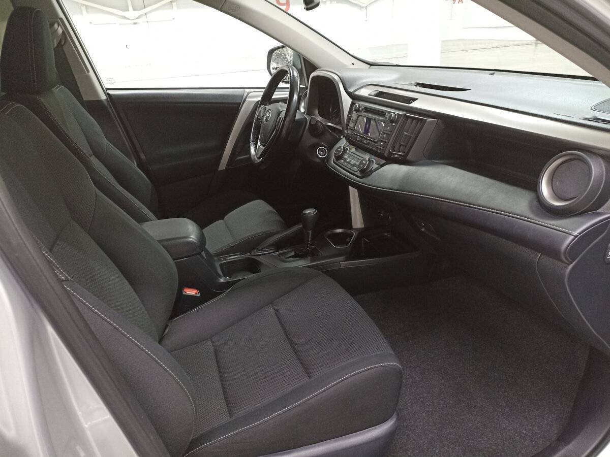 Toyota RAV4 2019 года с пробегом. Фото: #10