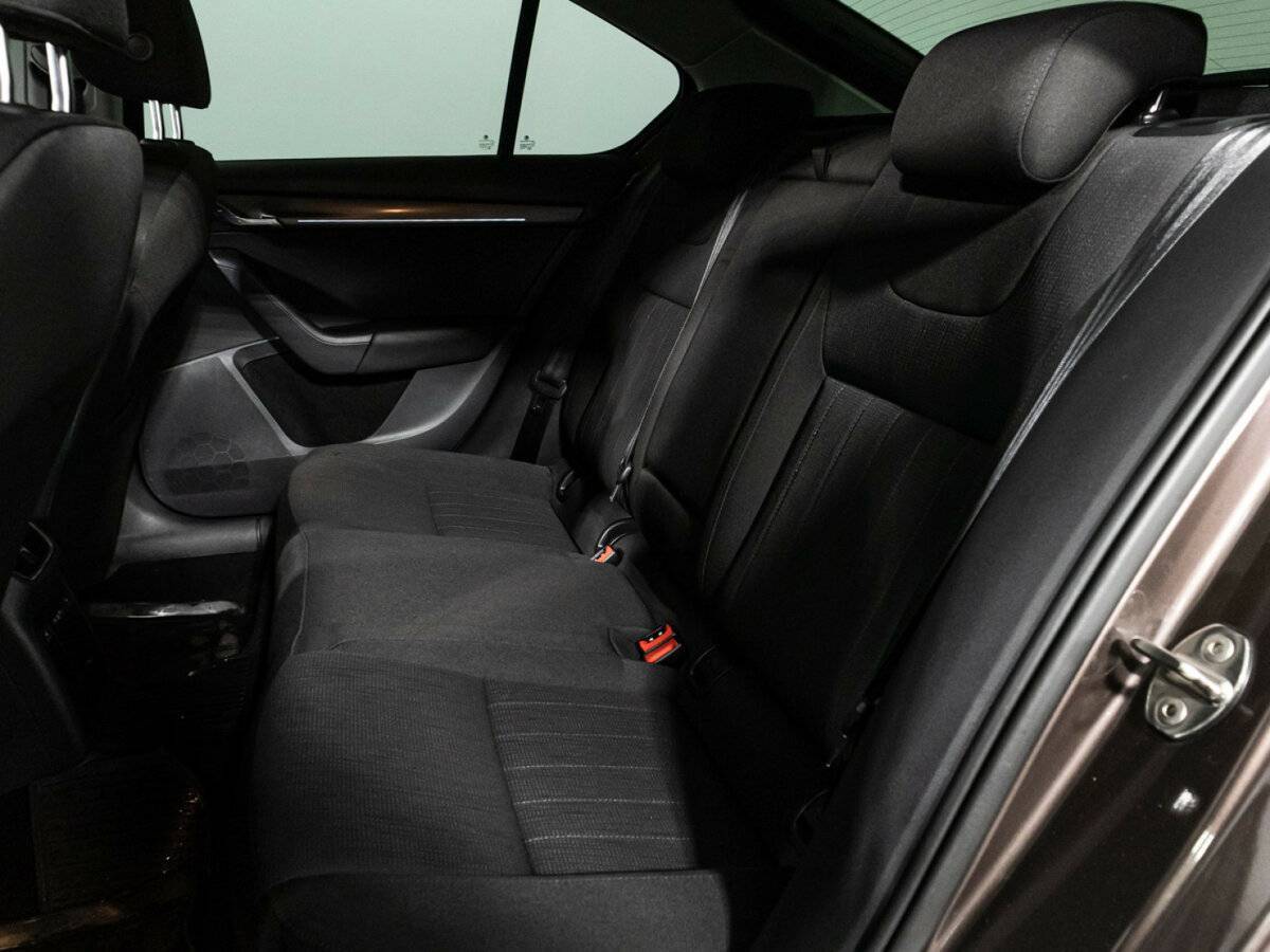 Б/У Шкода Октавия 2018 года. Фото: #9