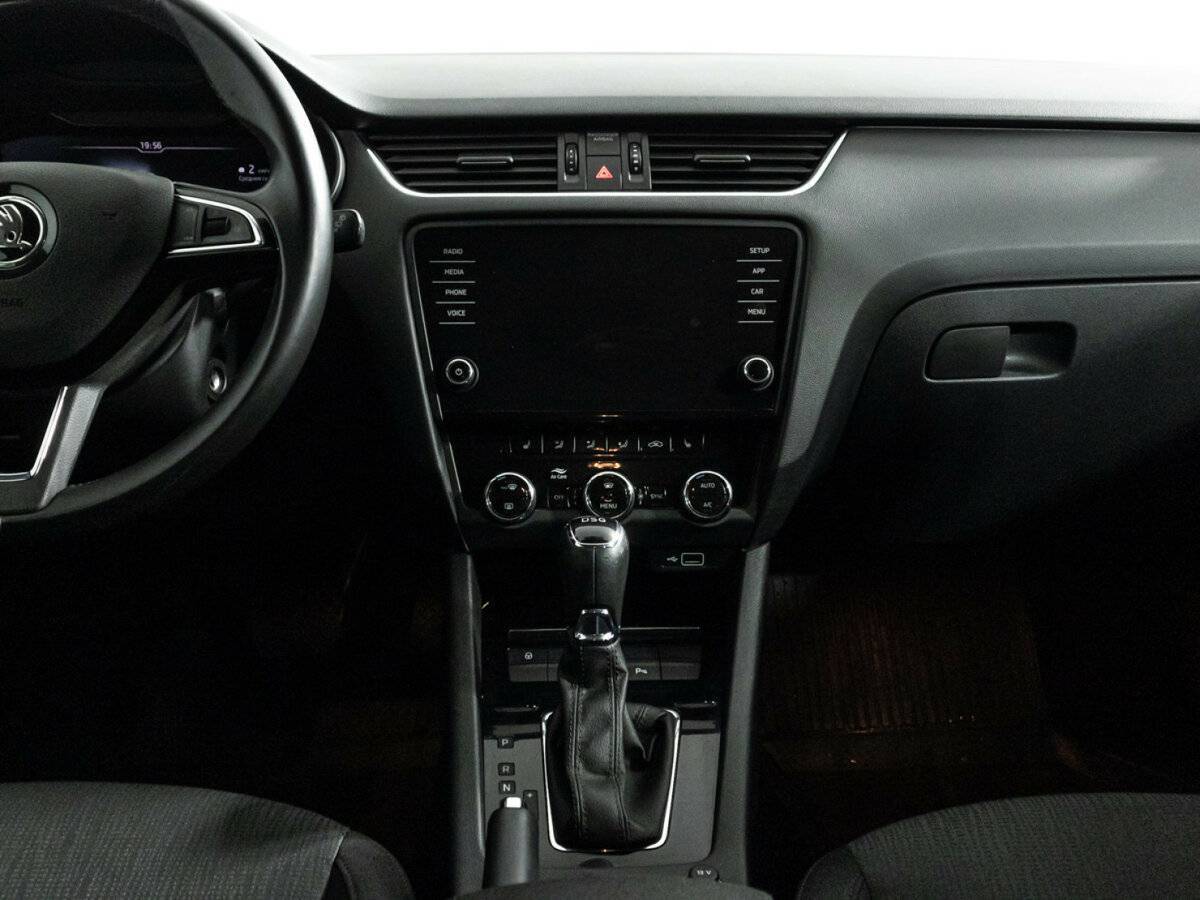 Б/У Шкода Октавия 2018 года. Фото: #13