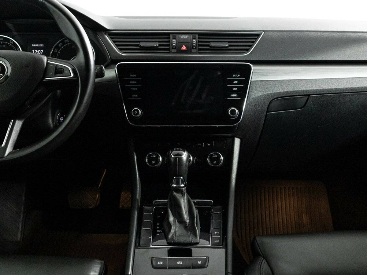 Б/У Шкода Суперб 2018 года. Фото: #13