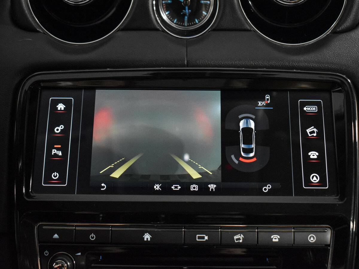 Jaguar XJ 2016 года с пробегом. Фото: #22