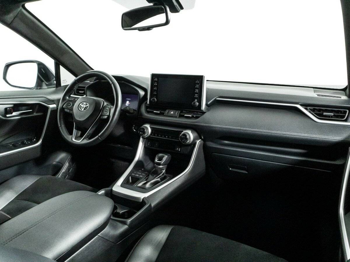 Toyota RAV4 2020 года с пробегом. Фото: #8