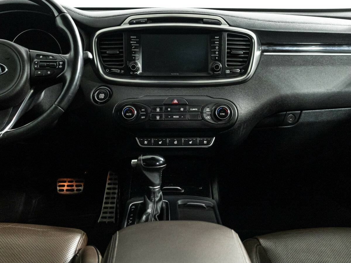 Б/У Киа Соренто 2017 года. Фото: #13