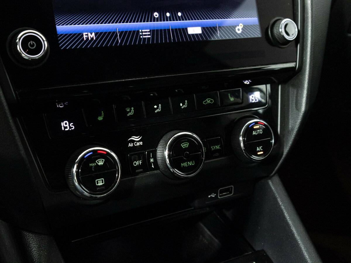 Б/У Шкода Октавия 2020 года. Фото: #17