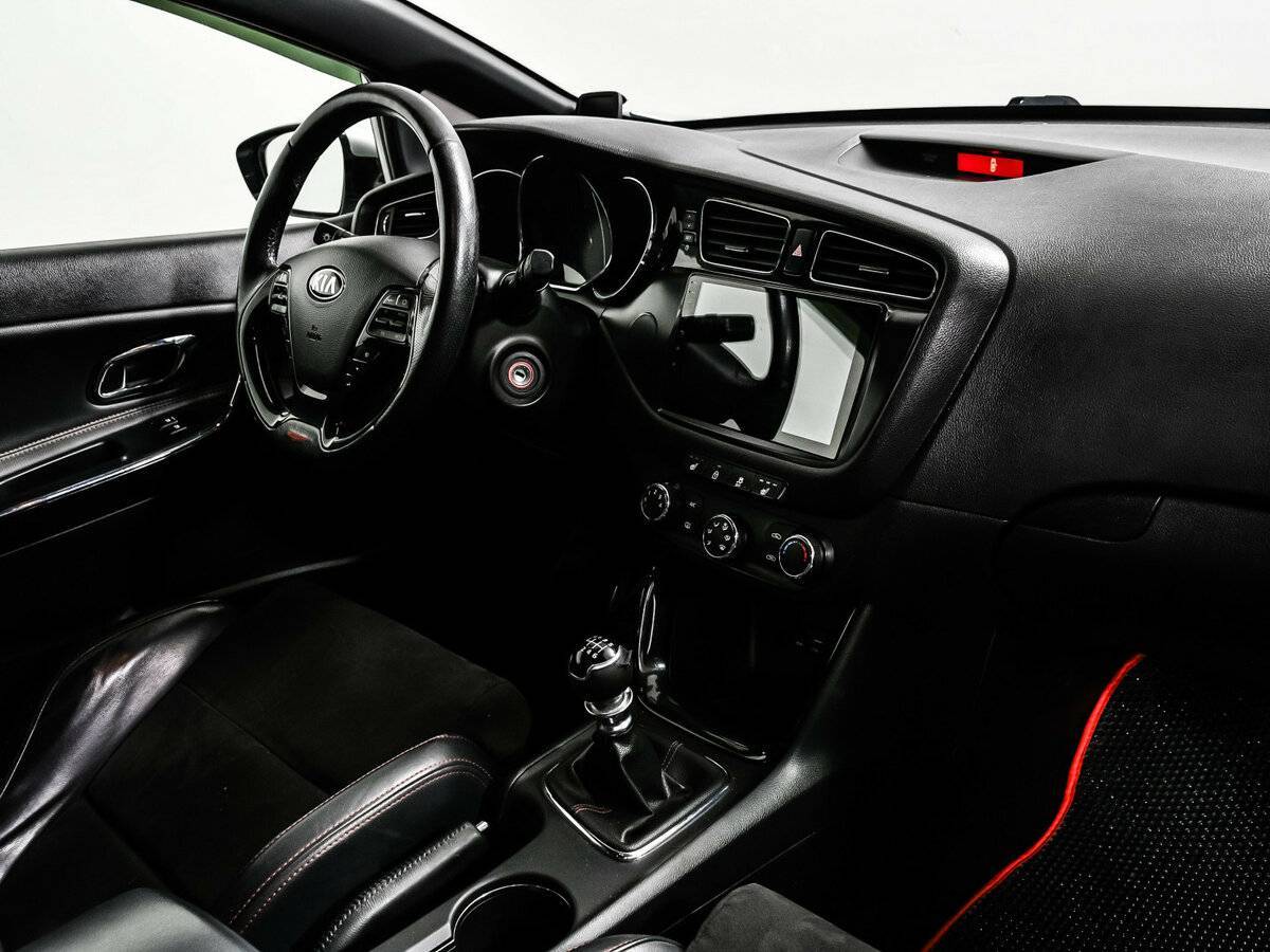 Б/У Киа Сид ГТ 2015 года. Фото: #8