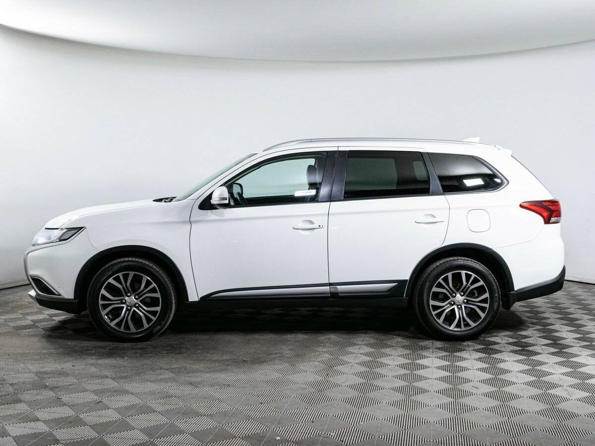 Mitsubishi Outlander 2018 года с пробегом. Фото: #7