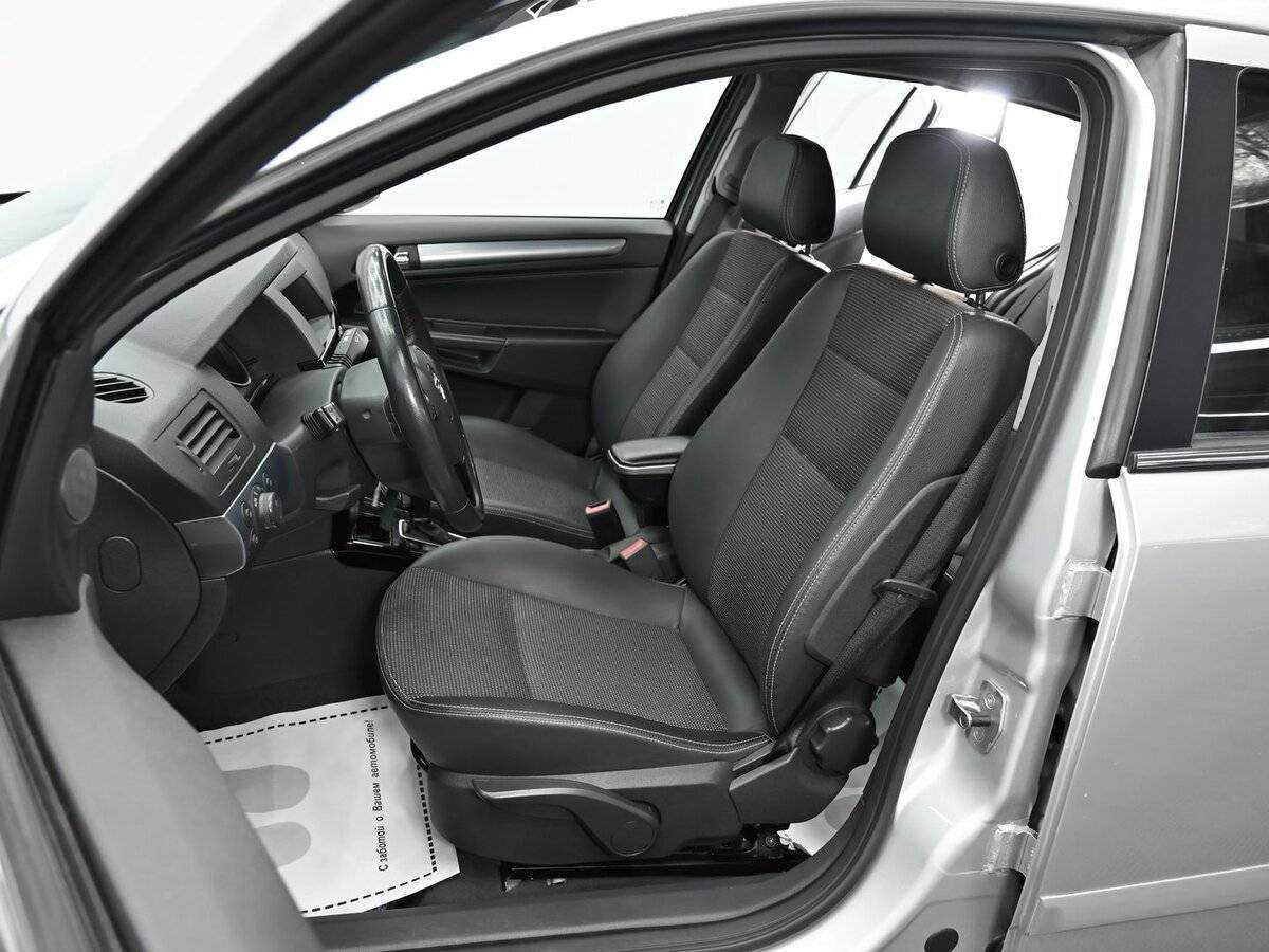 Б/У Опель Астра 2012 года. Фото: #5