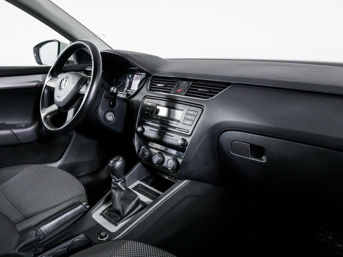 Б/У Шкода Октавия 2014 года. Фото: #8