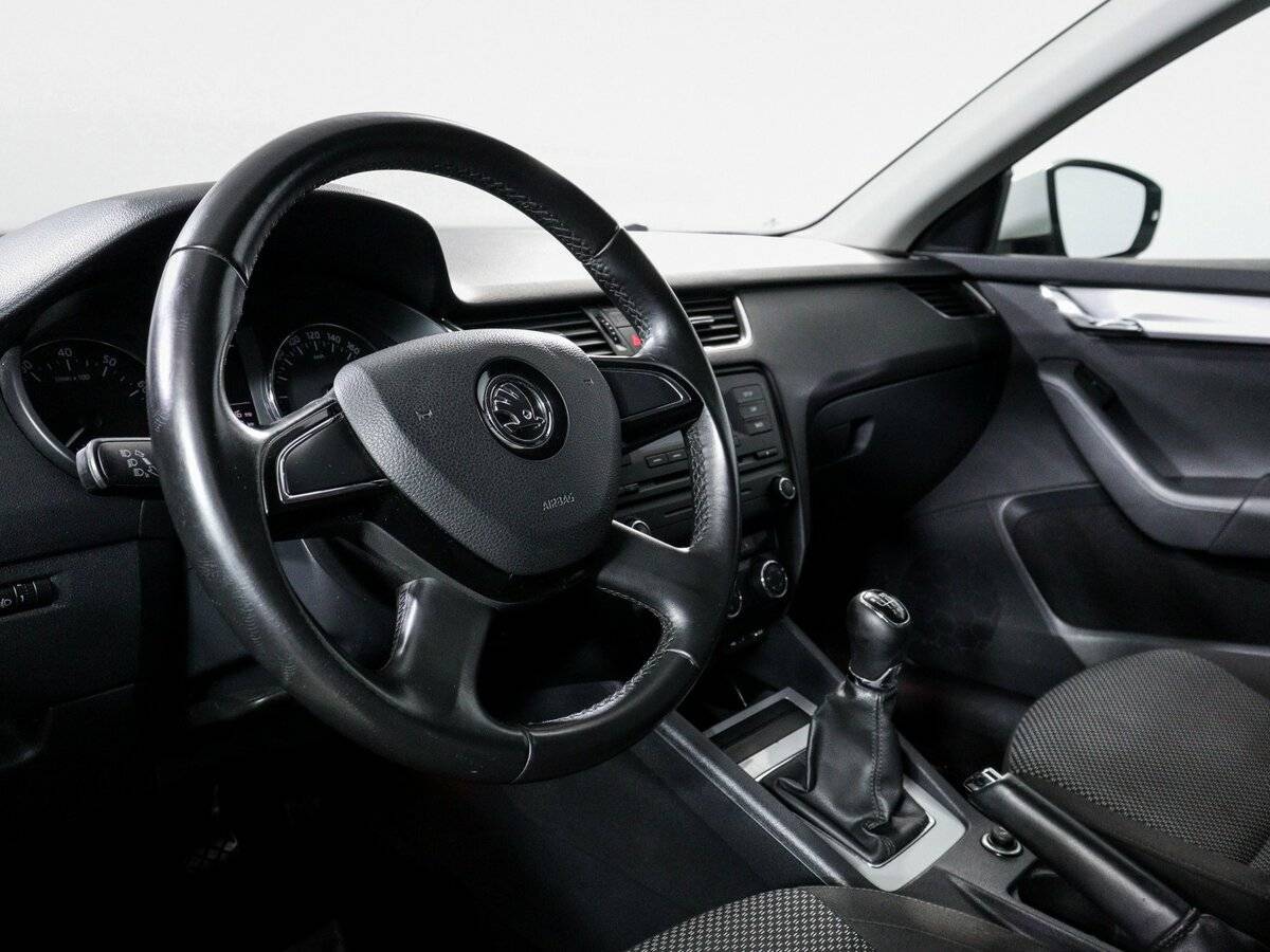 Б/У Шкода Октавия 2014 года. Фото: #13