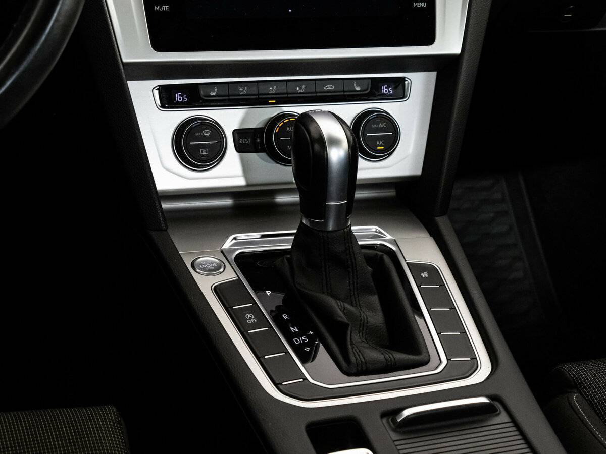 Б/У Фольксваген Пассат 2018 года. Фото: #12