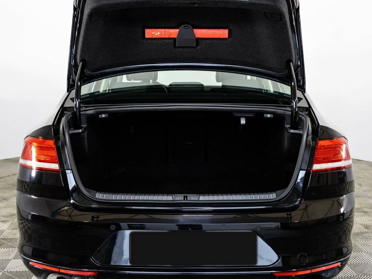 Б/У Фольксваген Пассат 2018 года. Фото: #20