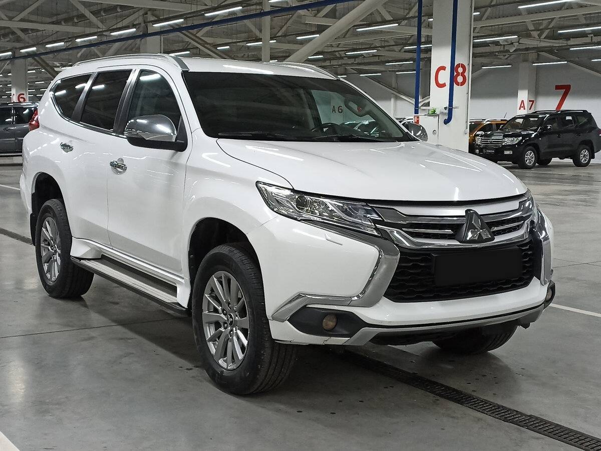 Mitsubishi Pajero Sport 2018 года с пробегом. Фото: #2