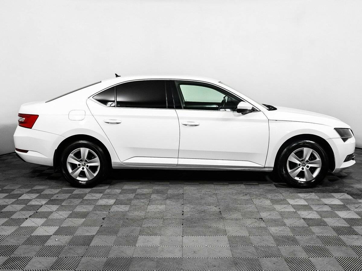 Б/У Шкода Суперб 2016 года. Фото: #3