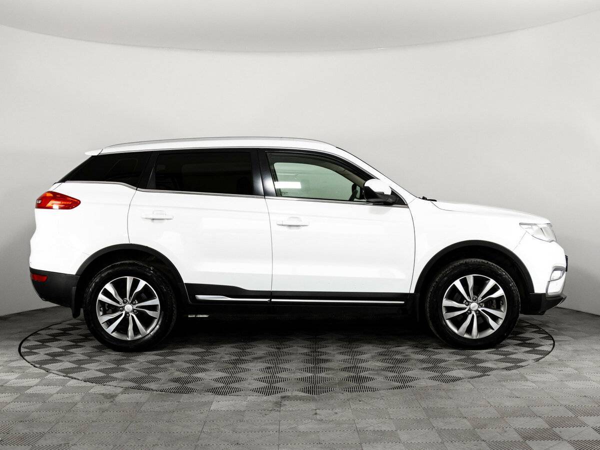 Geely Atlas 2018 года с пробегом. Фото: #3