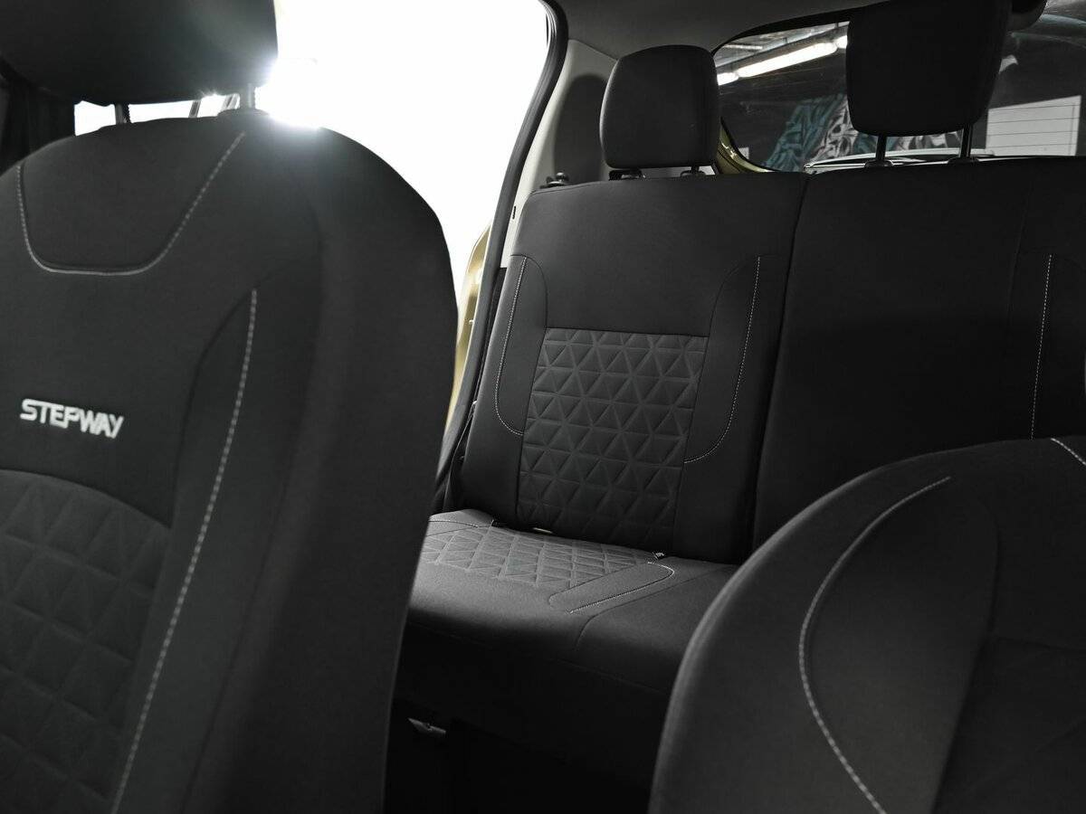 Б/У Рено Сандеро 2016 года. Фото: #11