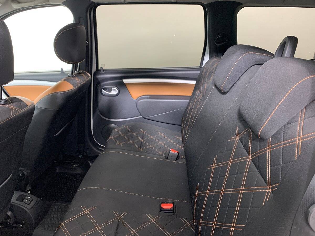 Lada (ВАЗ) Largus 2018 года с пробегом. Фото: #17