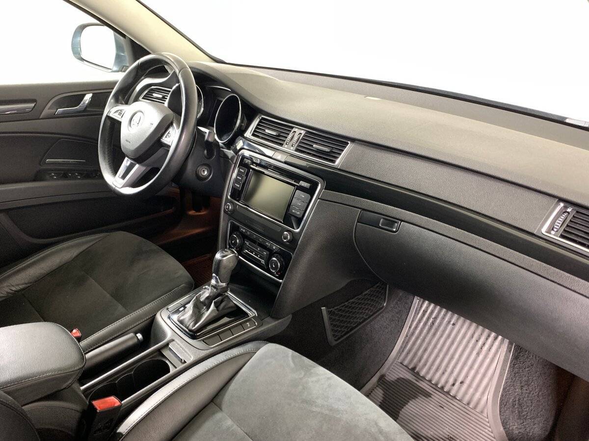 Skoda Superb 2014 года с пробегом. Фото: #12