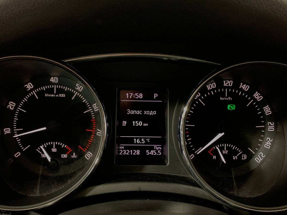 Skoda Superb 2014 года с пробегом. Фото: #13