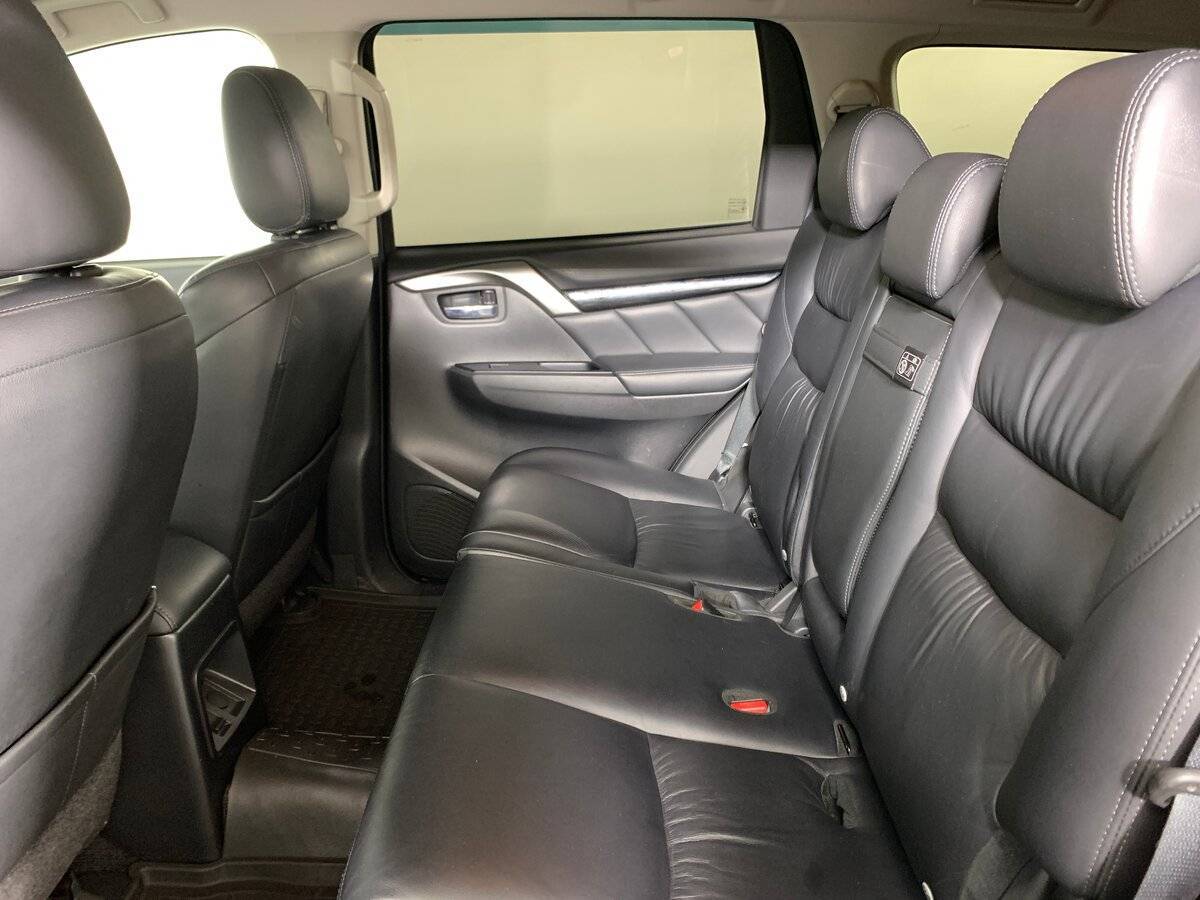 Mitsubishi Pajero Sport 2018 года с пробегом. Фото: #17