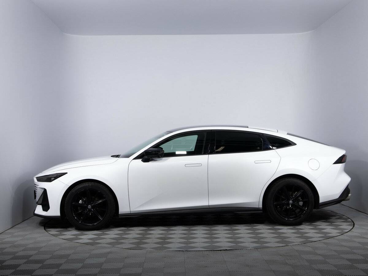 Changan UNI-V 2023 года с пробегом. Фото: #7