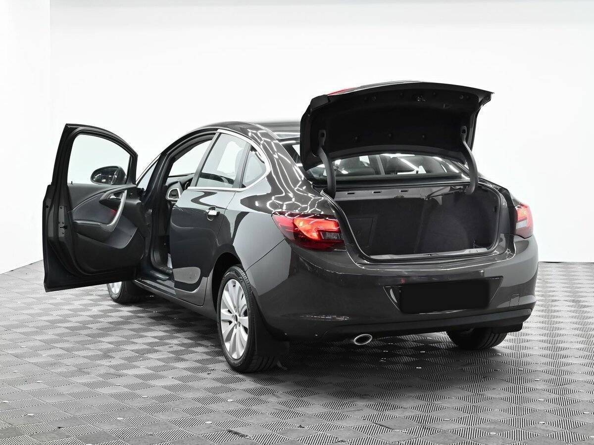 Б/У Опель Астра 2013 года. Фото: #4