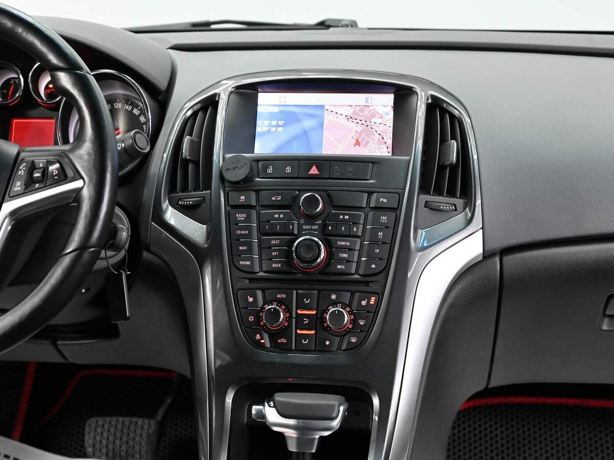 Б/У Опель Астра 2013 года. Фото: #9