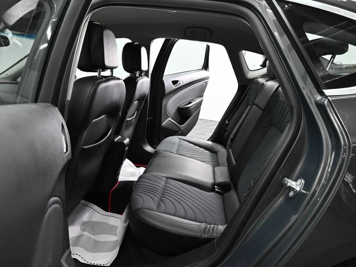 Б/У Опель Астра 2013 года. Фото: #12