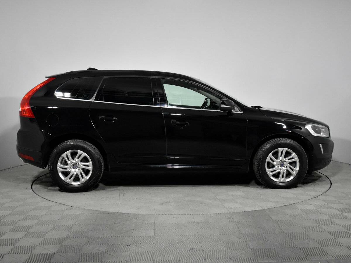 Volvo XC60 2017 года с пробегом. Фото: #3