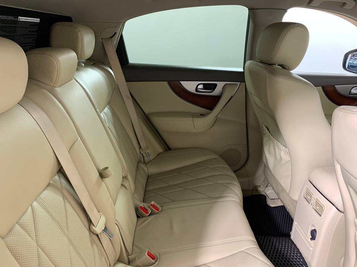 Infiniti FX 2012 года с пробегом. Фото: #17