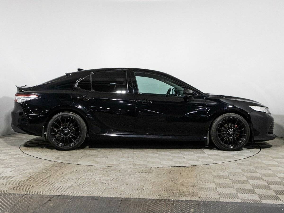 Б/У Тойота Камри 2018 года. Фото: #3