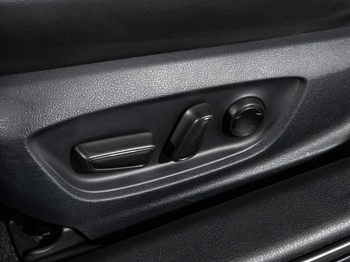 Б/У Тойота Камри 2018 года. Фото: #14