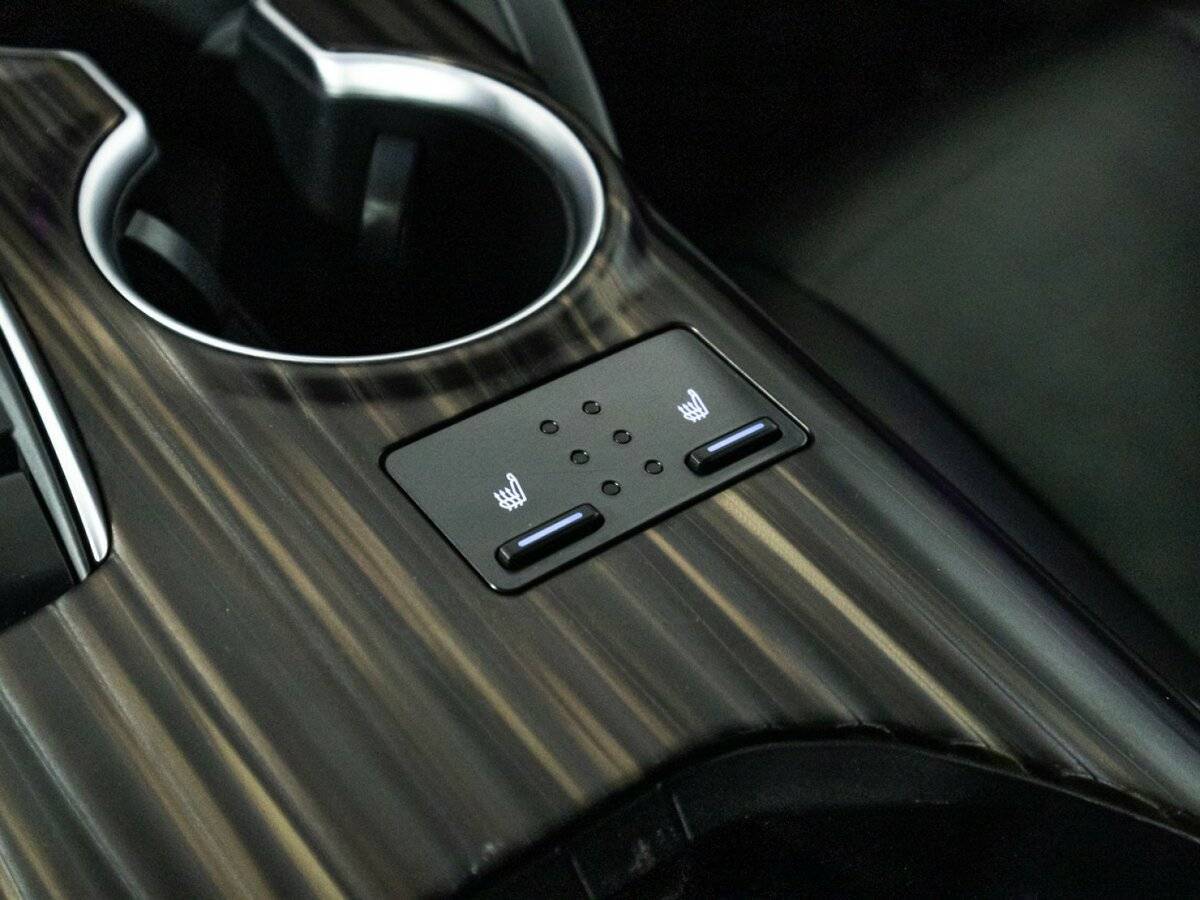 Б/У Тойота Камри 2018 года. Фото: #17