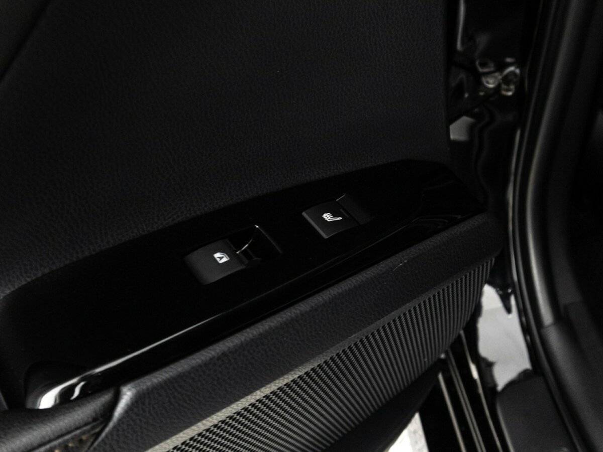 Б/У Тойота Камри 2018 года. Фото: #20