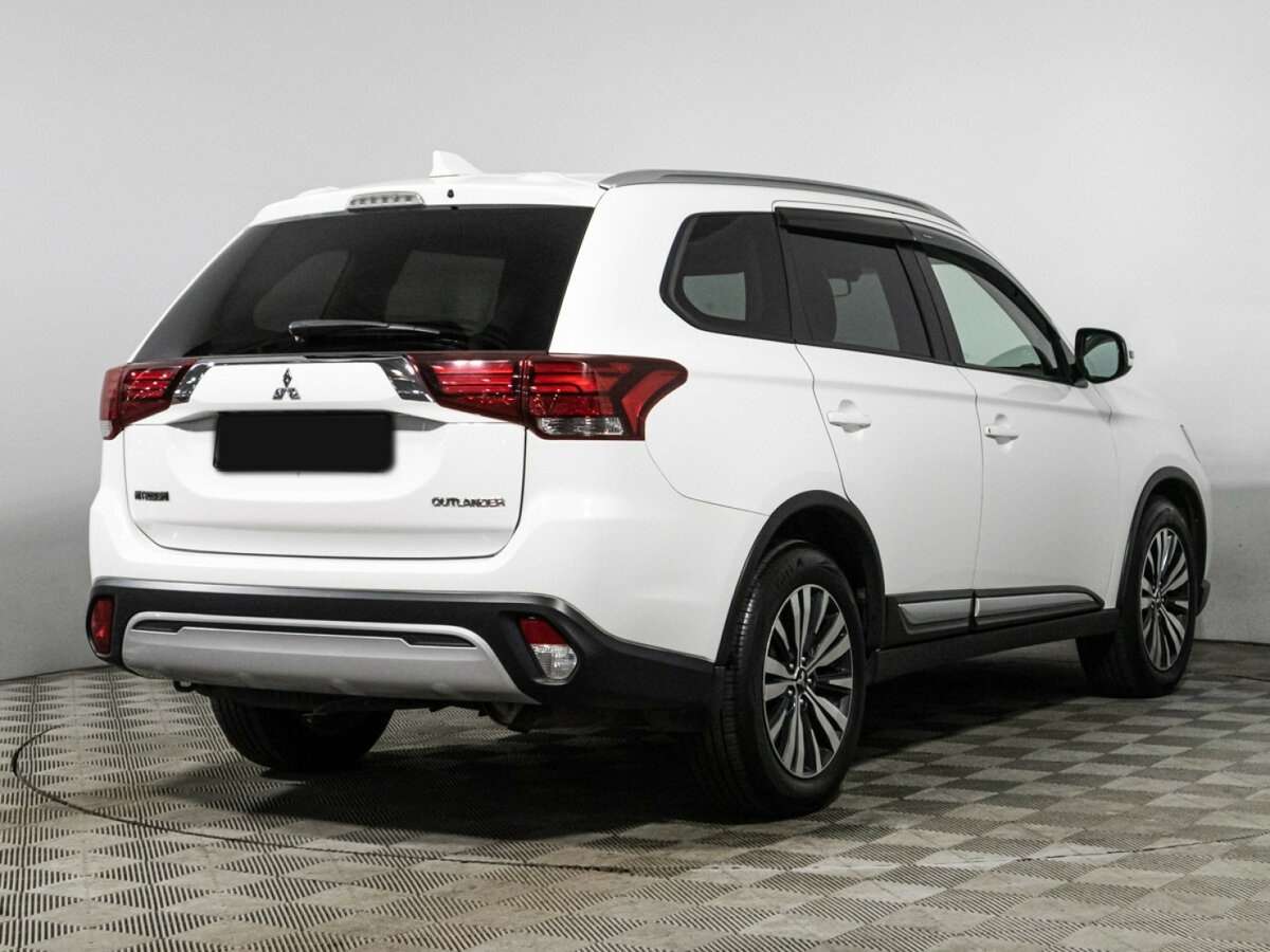 Mitsubishi Outlander 2018 года с пробегом. Фото: #4