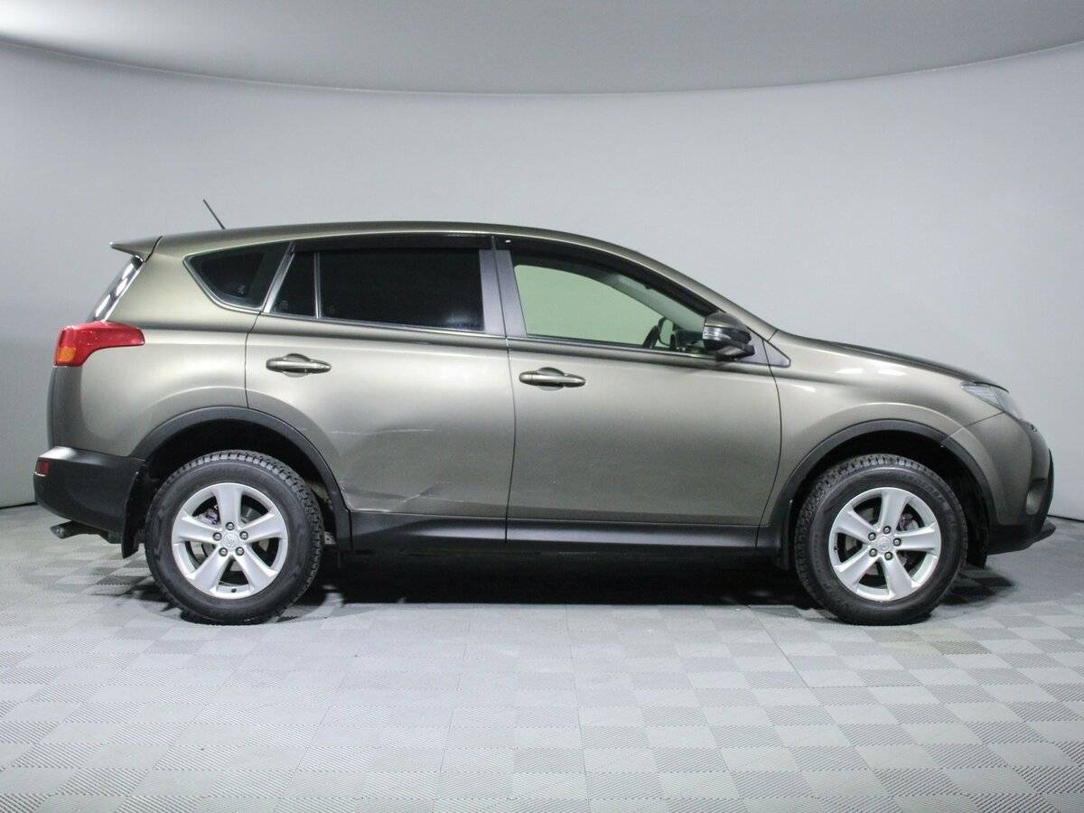 Toyota RAV4 2013 года с пробегом. Фото: #3
