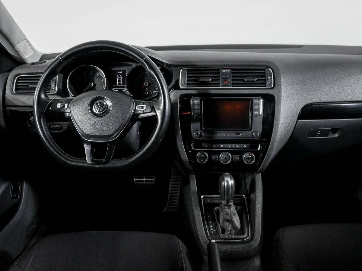 Б/У Фольксваген Джетта 2017 года. Фото: #11