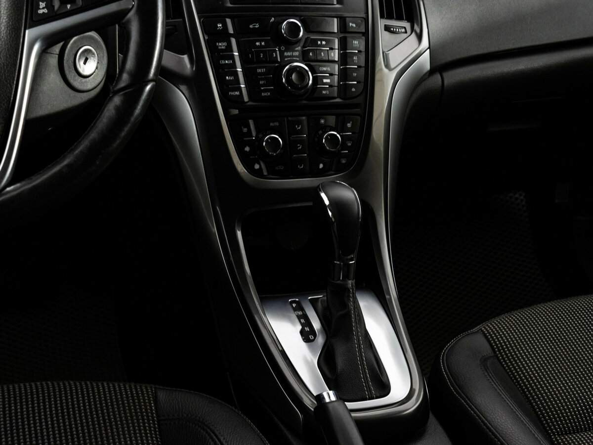 Б/У Опель Астра 2012 года. Фото: #9