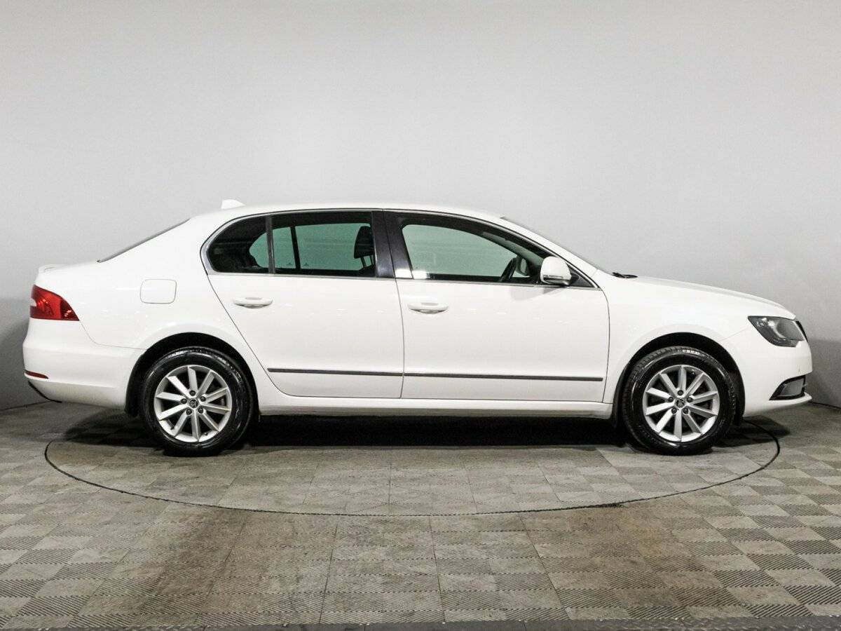 Б/У Шкода Суперб 2013 года. Фото: #3