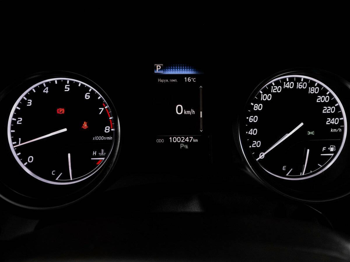 Б/У Тойота Камри 2018 года. Фото: #10