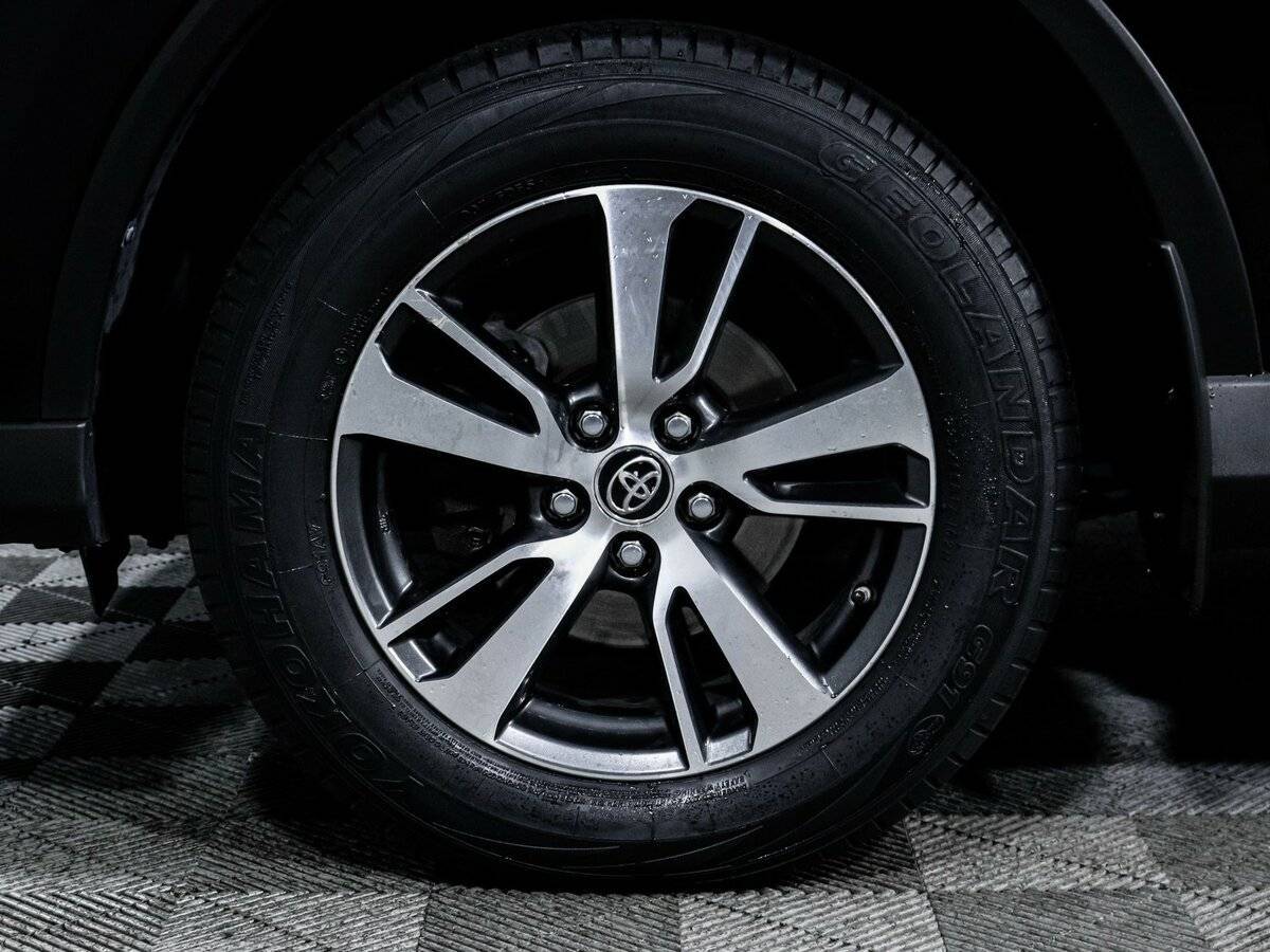 Toyota RAV4 2017 года с пробегом. Фото: #14