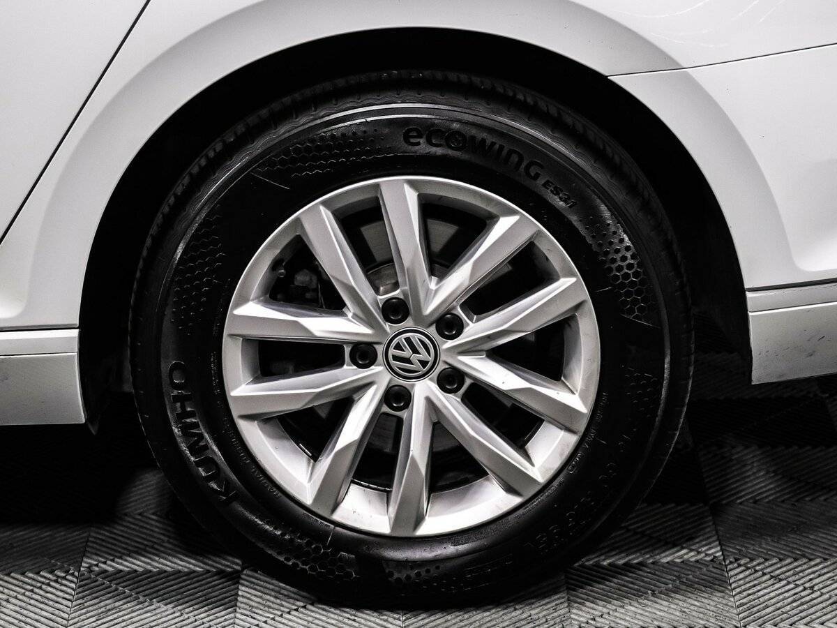 Б/У Фольксваген Пассат 2018 года. Фото: #13