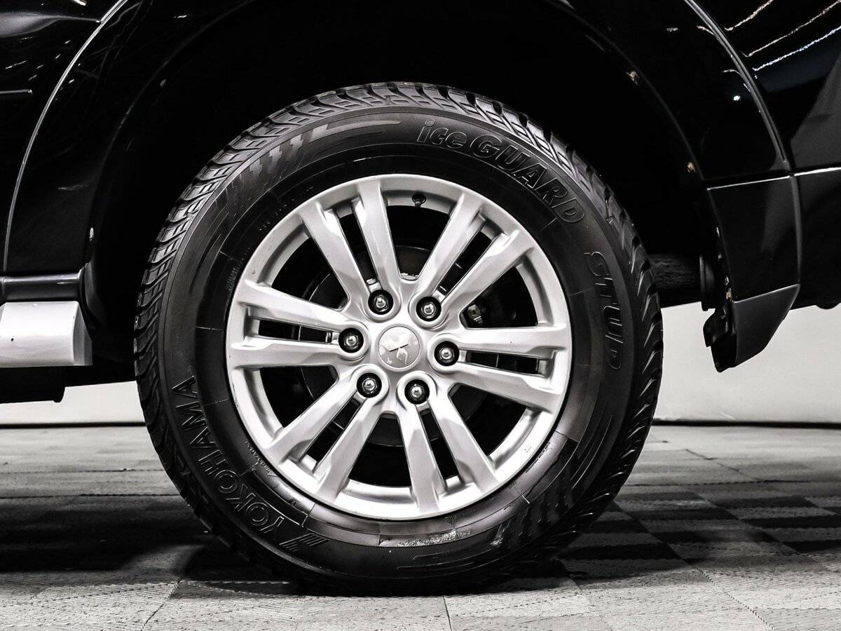 Б/У Митсубиши Паджеро 2015 года. Фото: #14