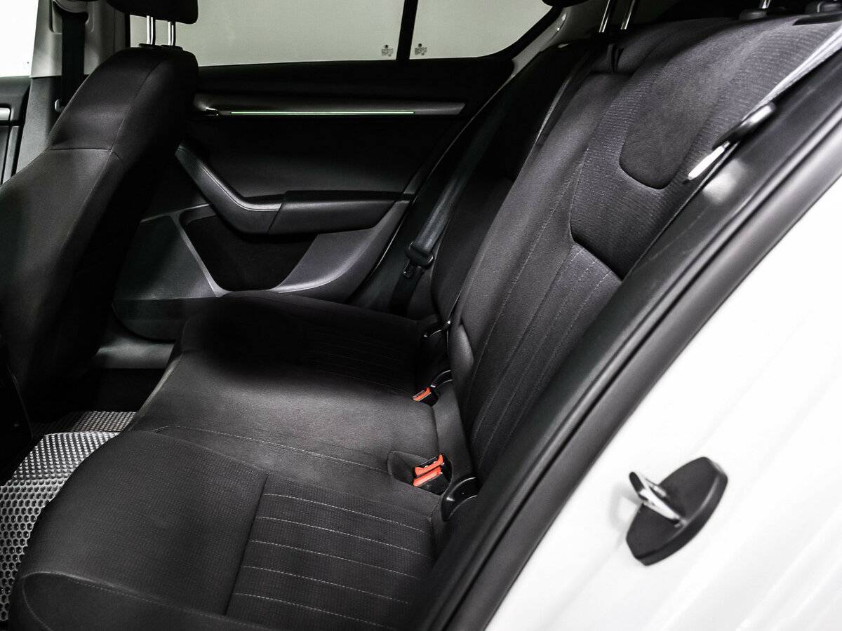 Б/У Шкода Октавия 2017 года. Фото: #11