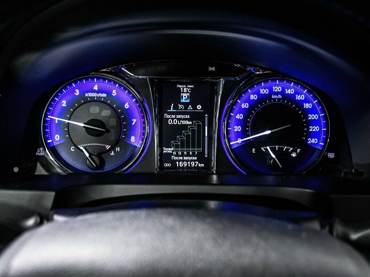 Б/У Тойота Камри 2017 года. Фото: #8