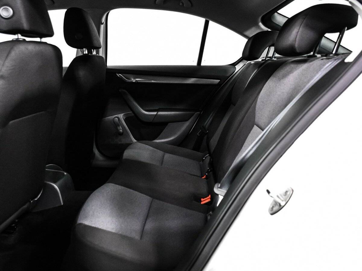 Б/У Шкода Октавия 2015 года. Фото: #12