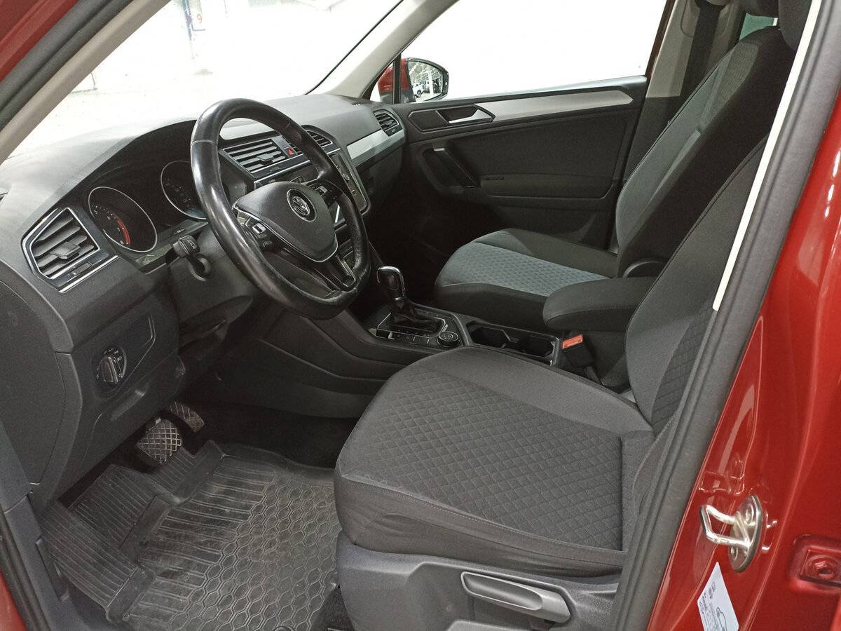 Volkswagen Tiguan 2018 года с пробегом. Фото: #15
