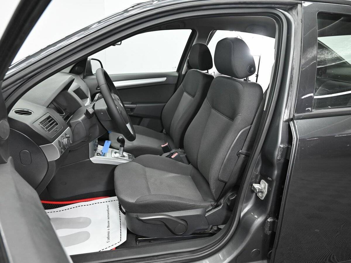 Opel Astra 2012 года с пробегом. Фото: #5