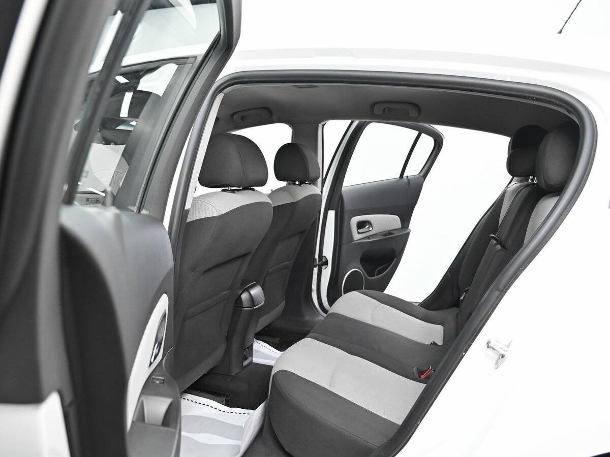 Б/У Шевроле Круз 2013 года. Фото: #11