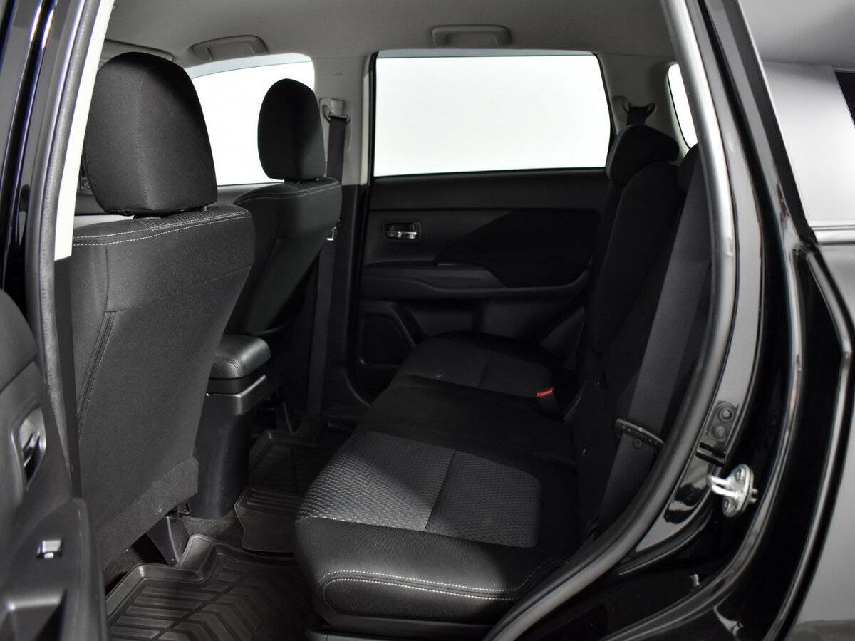 Mitsubishi Outlander 2018 года с пробегом. Фото: #10